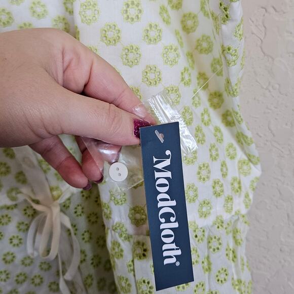 Modcloth Darling for the Prairie Peplum Tank Top White Green Floral Plus Size 1x - Picture 4 of 9